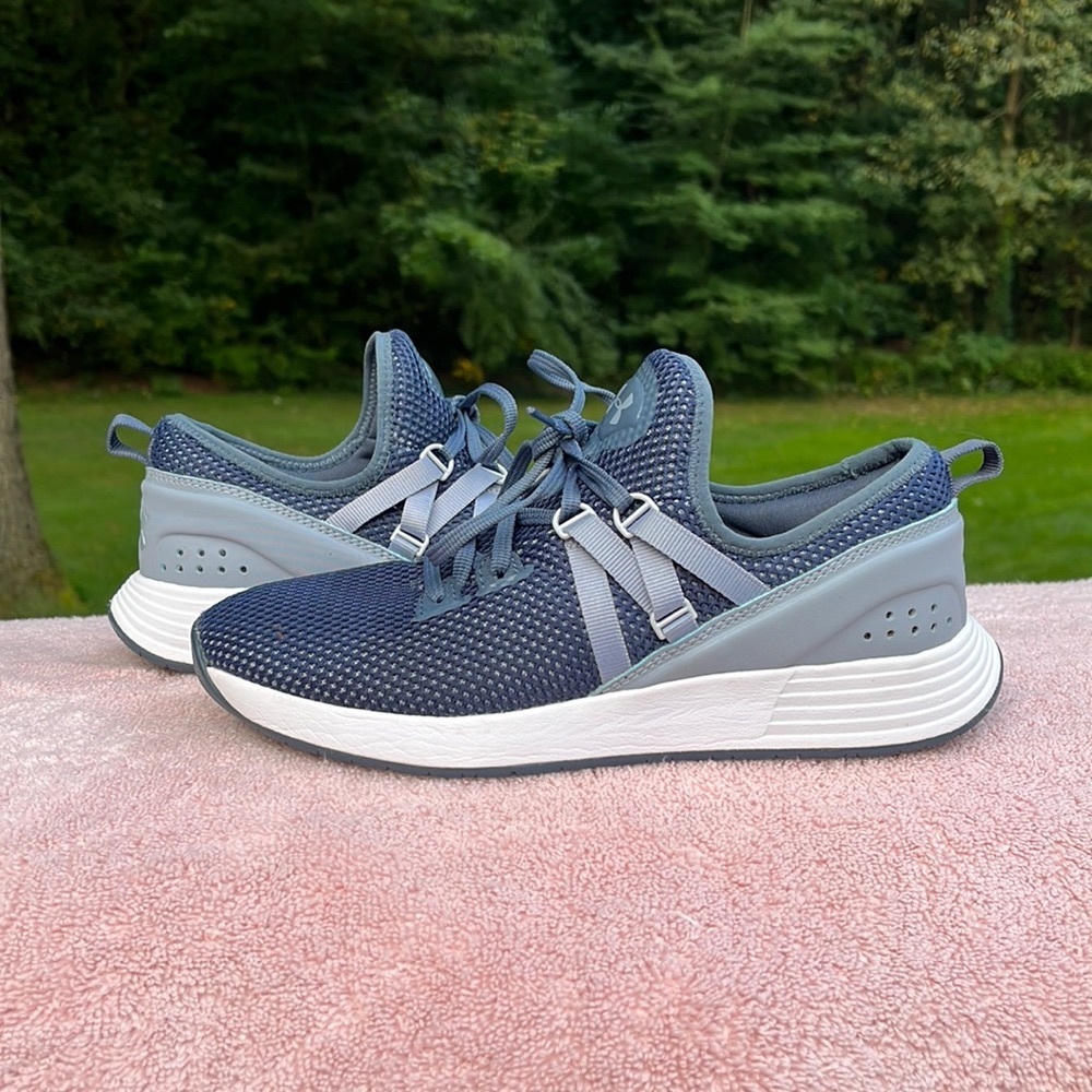 UNDER ARMOUR BREATHE
TRAINING SHOE - WOMEN'S - Picture 2 of 10